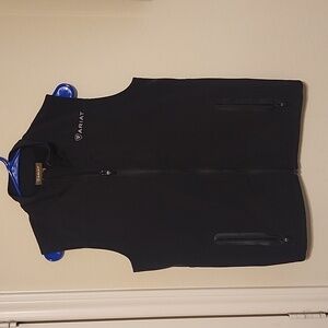 Ariat boys large 14-16 vest